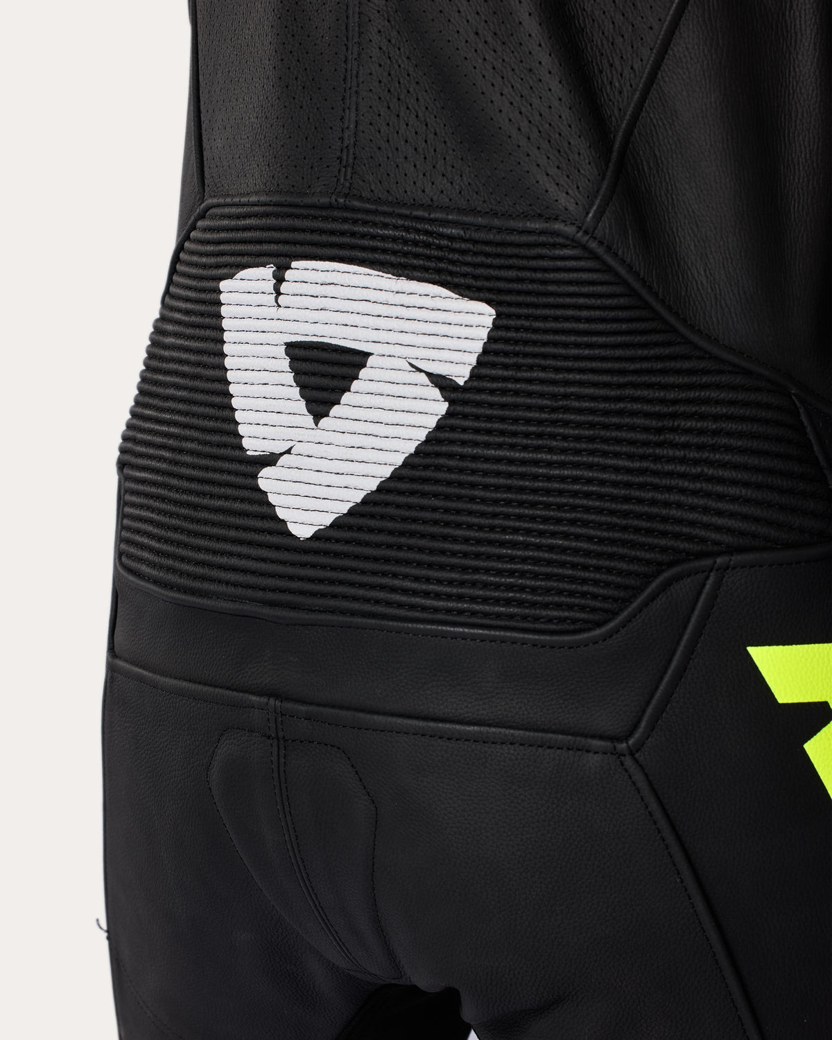 One Piece Argon 3 | Black-White - Detail