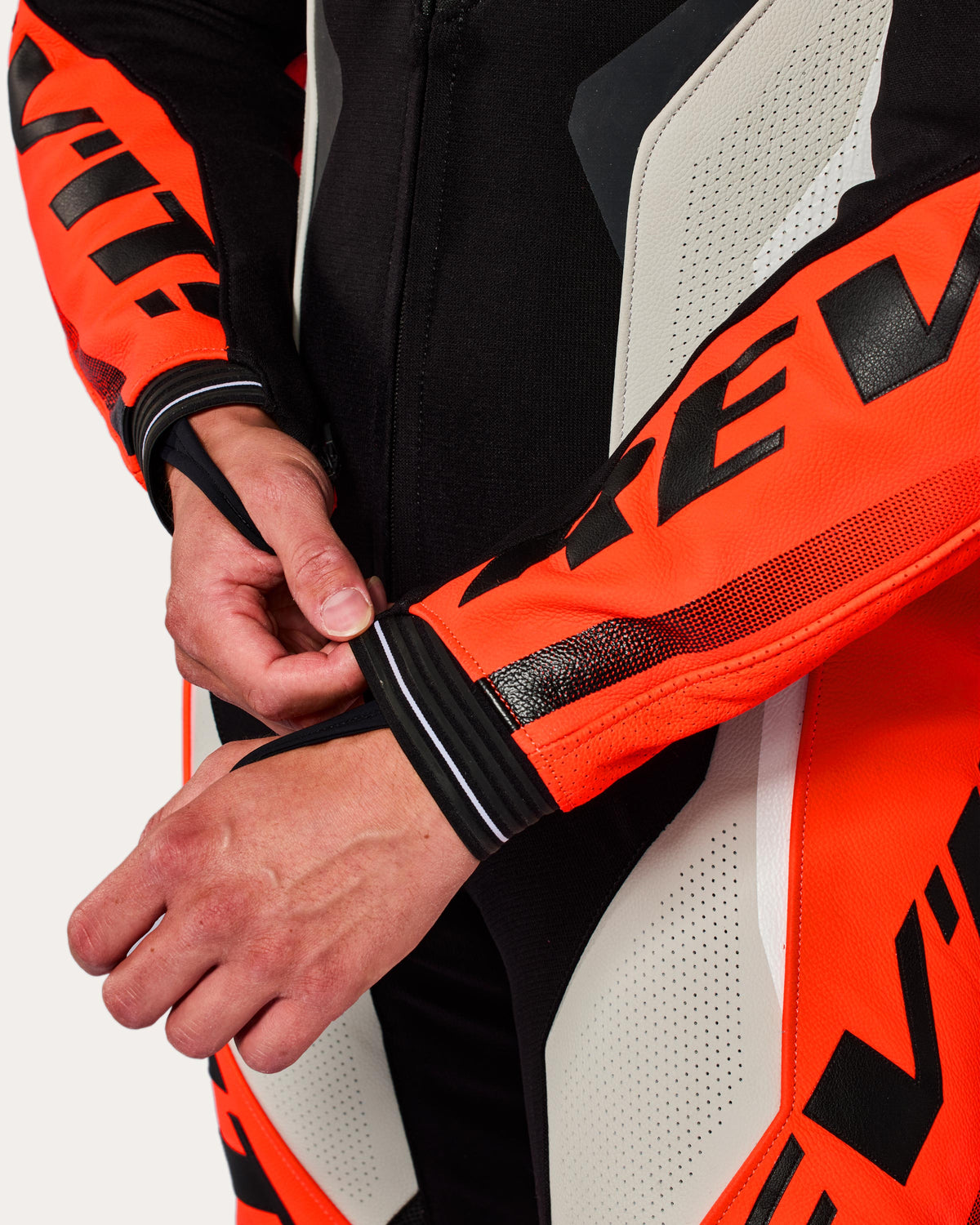 One Piece Hyperspeed 3 | Light Grey-Neon Red - Detail