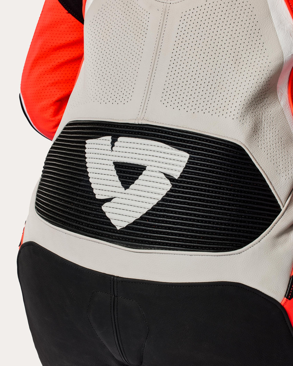 One Piece Hyperspeed 3 | Black-Neon Red - Detail