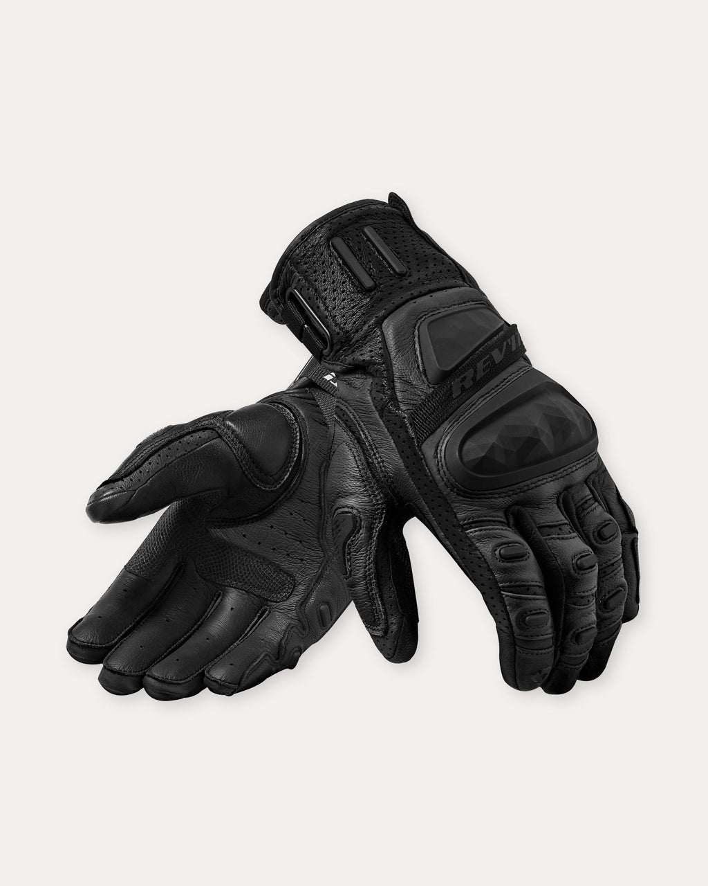 Front image: Cayenne 2 - Black