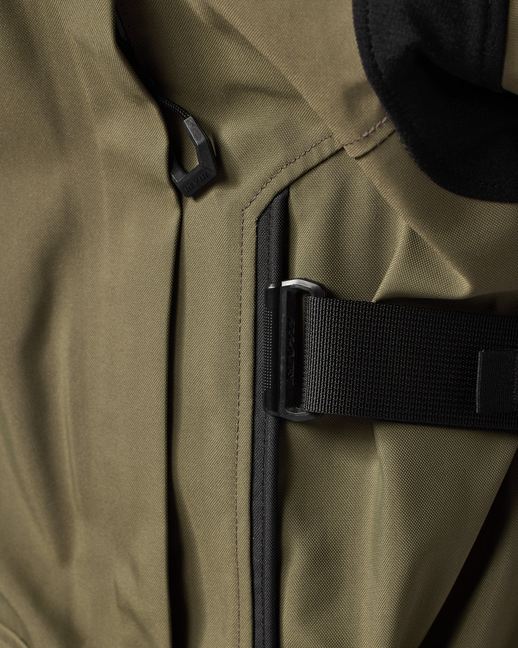 Jacket Dominator 3 GTX | Black-Dark Green - Detail