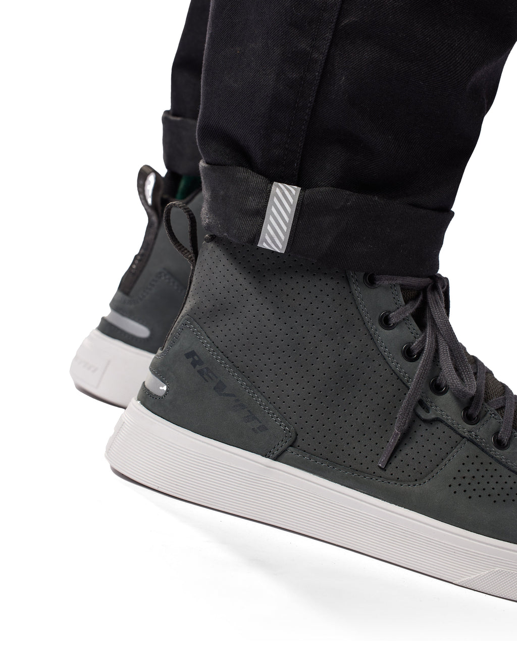 Worker Davis 2 Regular | Black - Detail