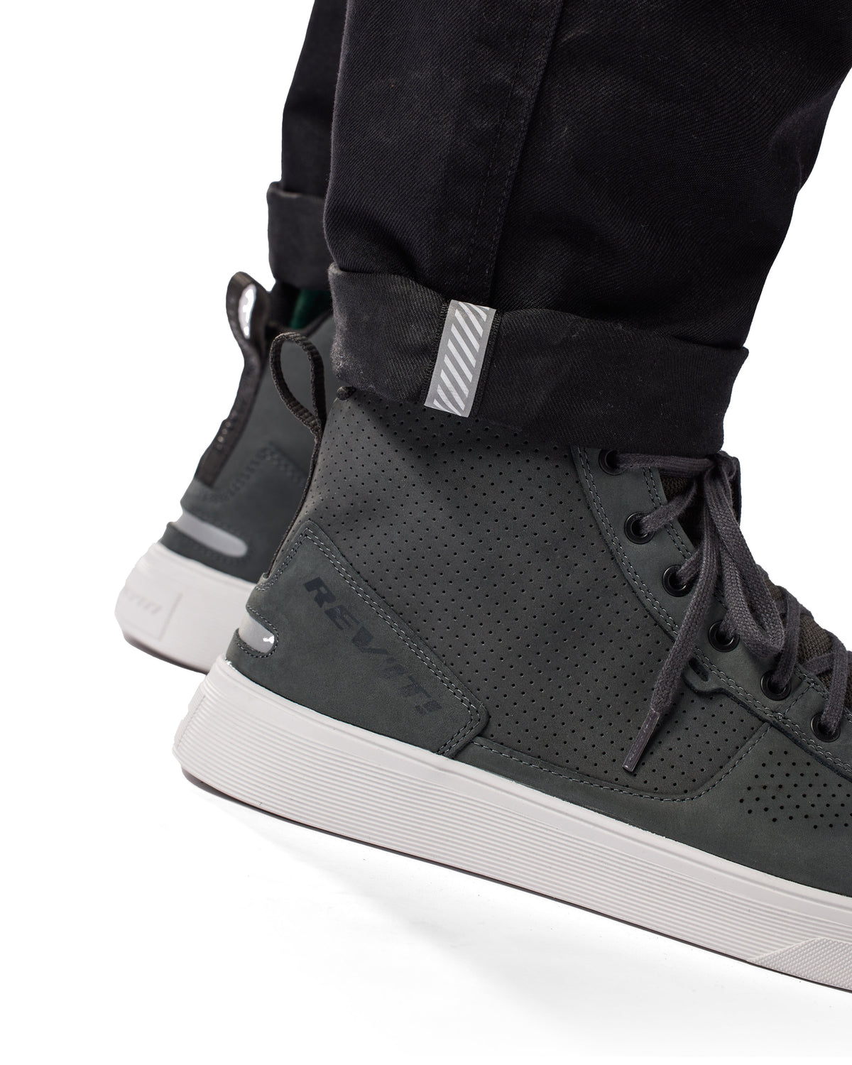 Worker Davis 2 Regular | Black - Detail