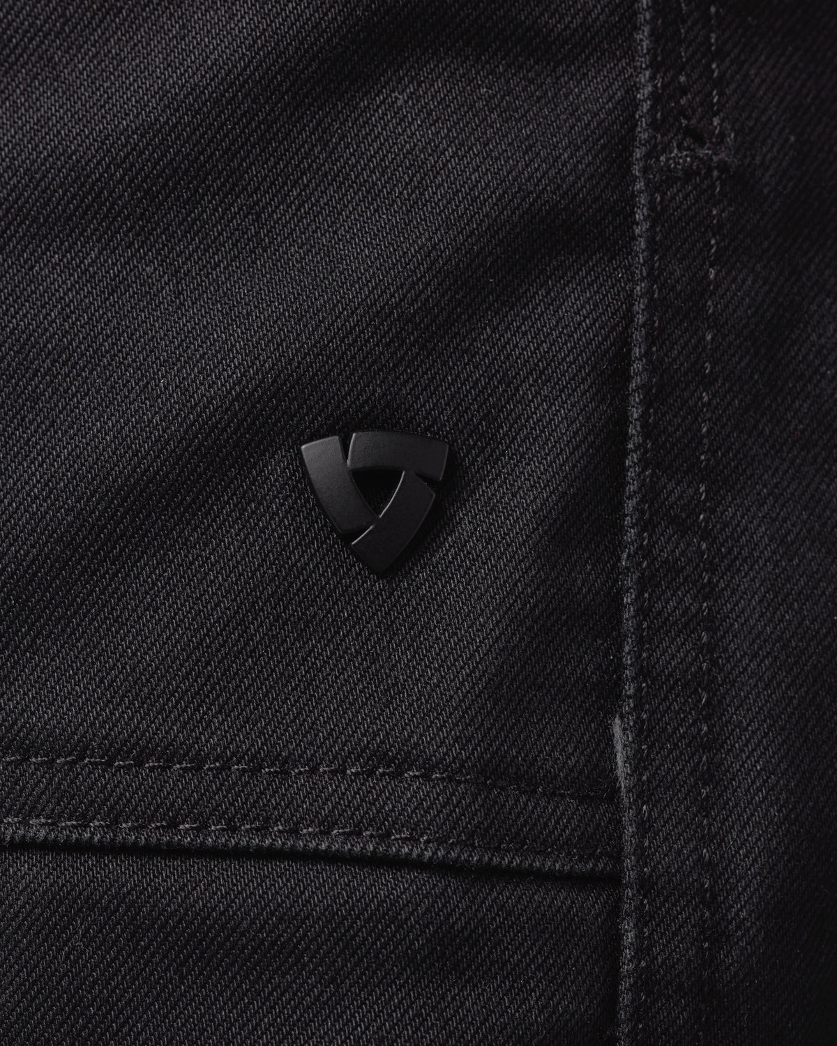 Worker Davis 2 Regular | Black - Detail