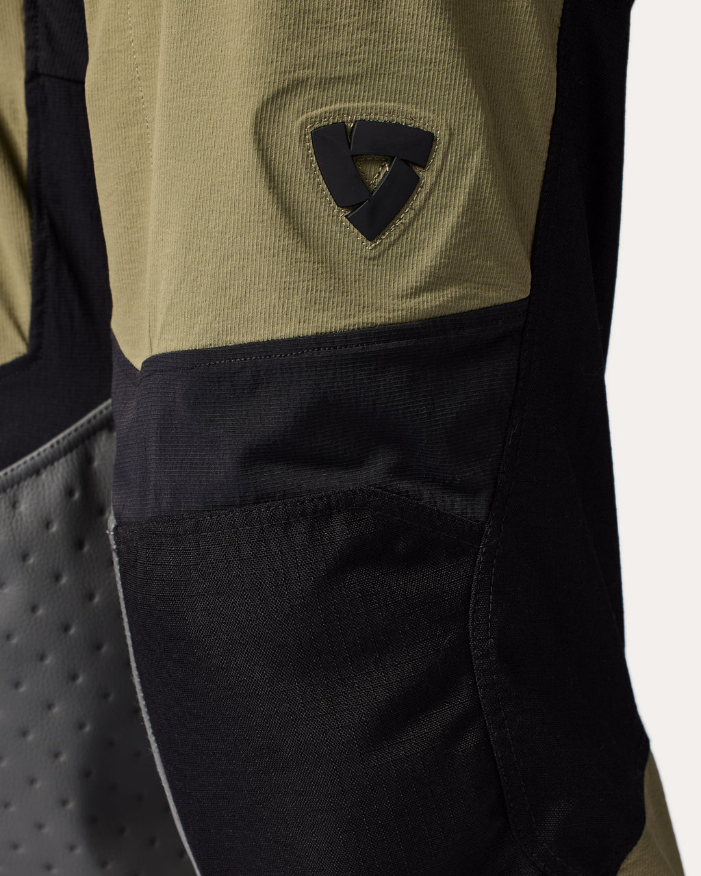 Pants Peninsula 2 | Red-Black - Detail