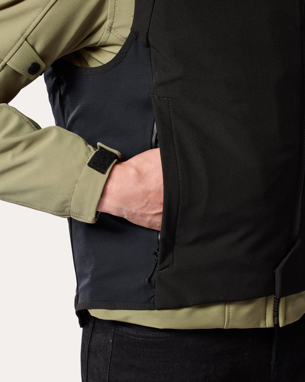 Airbag Avertum Street Tech-Air | Black - Detail