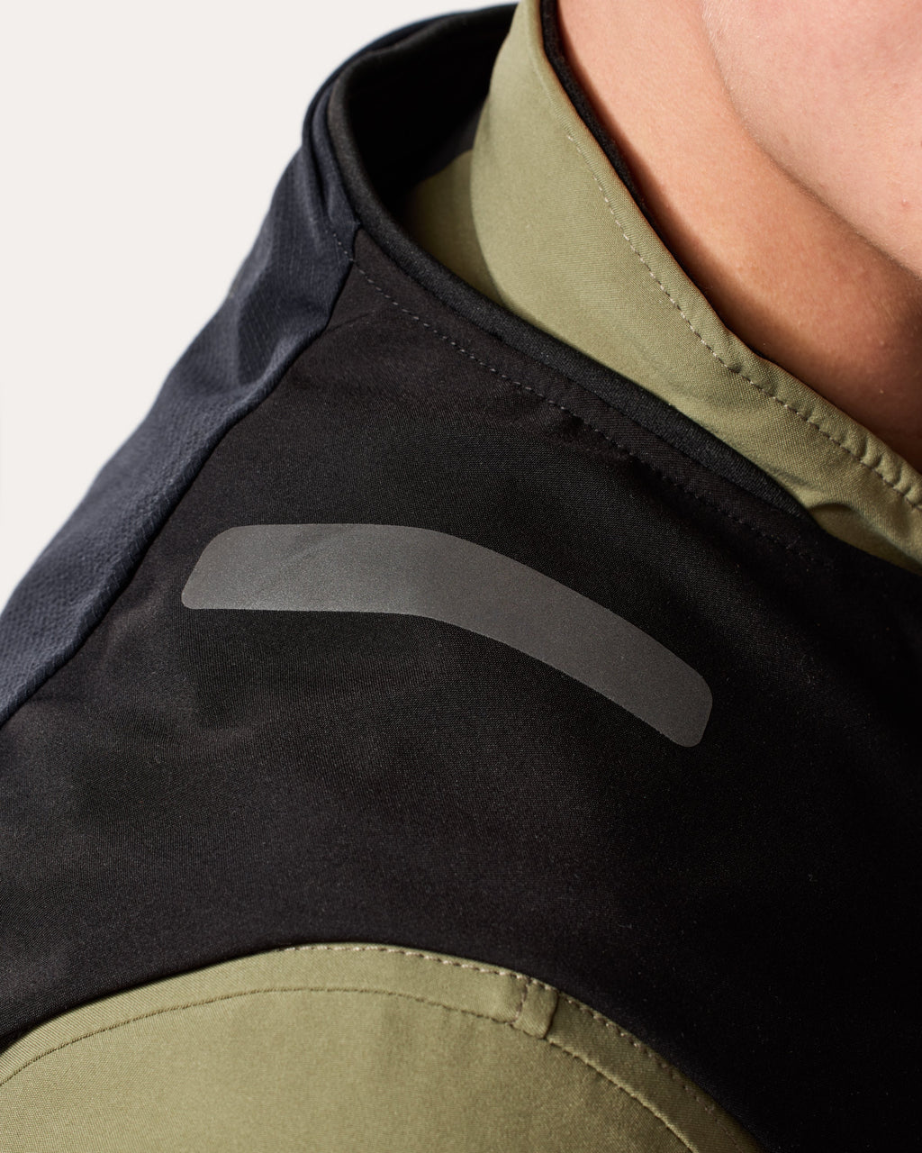 Airbag Avertum Street Tech-Air | Black - Detail