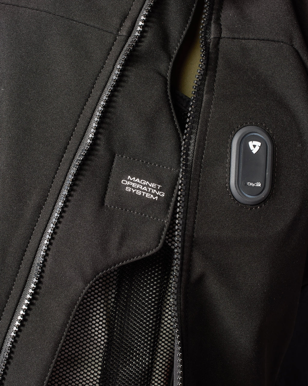 Airbag Avertum Street Tech-Air | Black - Detail