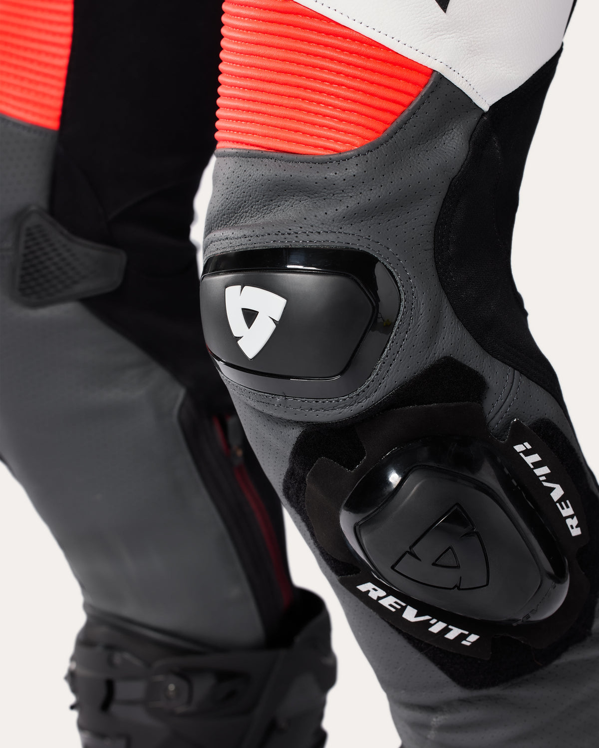 One Piece Control | Black-Neon Red - Detail