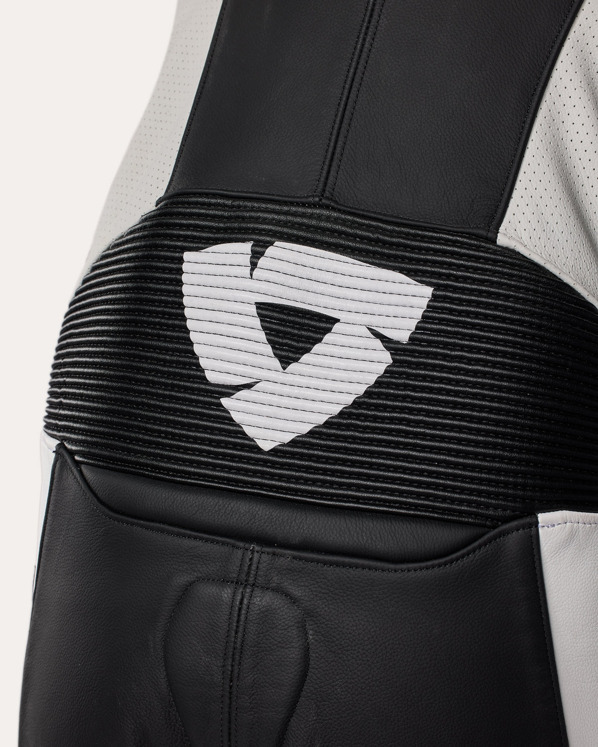 One Piece Control | Black-Neon Red - Detail