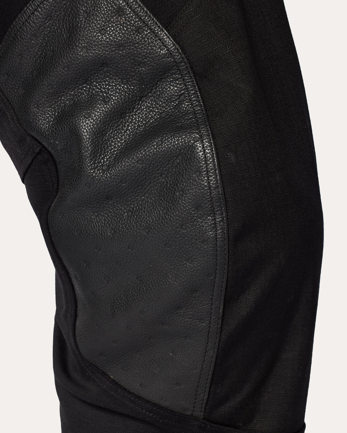 Pants Surface | Brown - Detail